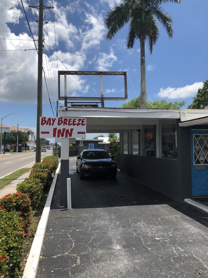 Bay Breeze Inn Bradenton Downtown Bagian luar foto