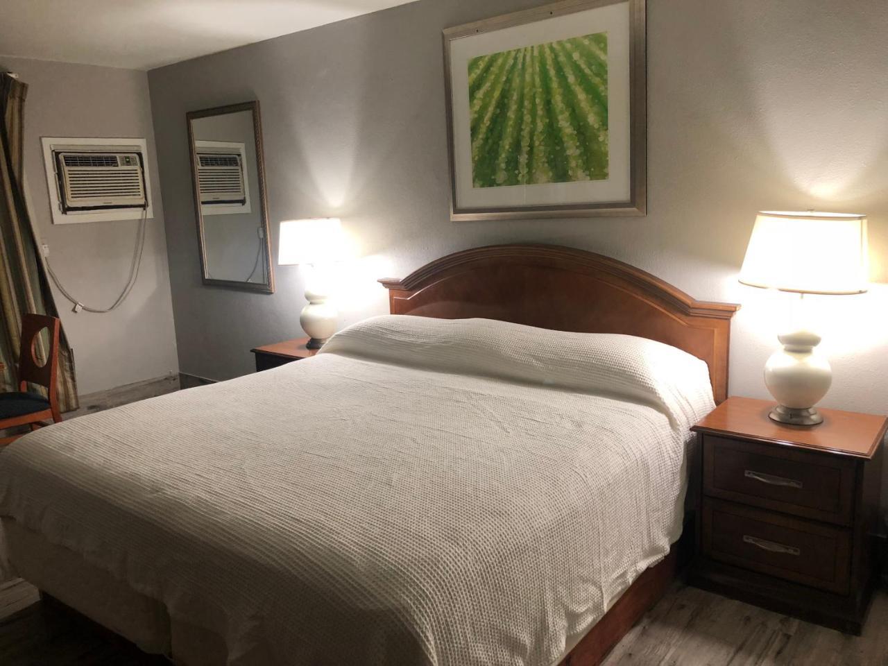 Bay Breeze Inn Bradenton Downtown Bagian luar foto